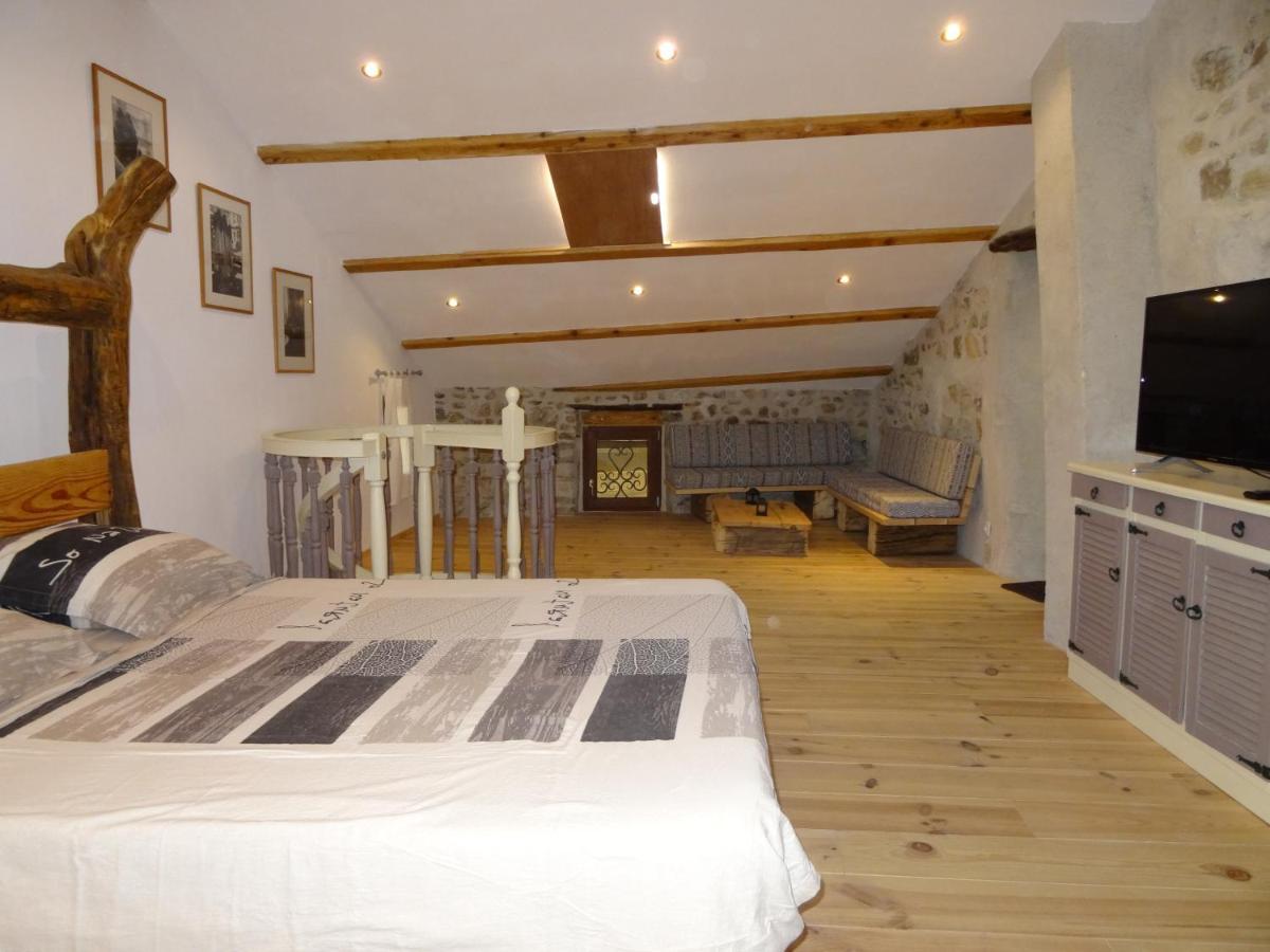 Saint-Florent-sur-Auzonnet Le Mas Du Galibot Chambre Cambalotte מראה חיצוני תמונה
